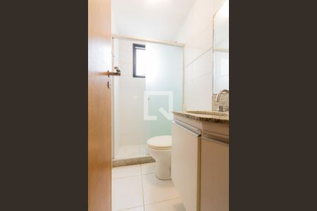 Apartamento à venda com 245m², 4 quartos e 4 vagas Apartamento à venda com 245m², 4 quartos e 4 vagasBanheiro Social 1