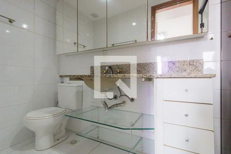 Apartamento à venda com 245m², 4 quartos e 4 vagas Apartamento à venda com 245m², 4 quartos e 4 vagasBanheiro do Quarto 3