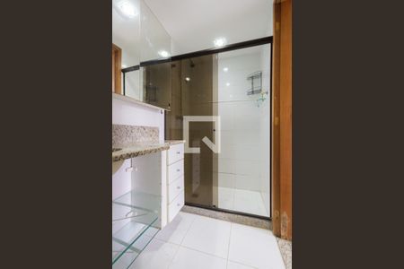 Apartamento à venda com 245m², 4 quartos e 4 vagas Apartamento à venda com 245m², 4 quartos e 4 vagasBanheiro do Quarto 3