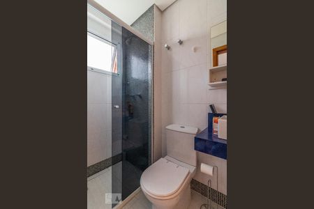 Casa à venda com 380m², 3 quartos e 8 vagasBanheiro do Quarto 1