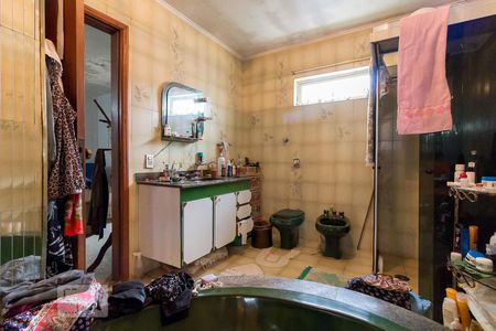 Casa à venda com 357m², 4 quartos e 4 vagasBanheiro quarto 4 suíte