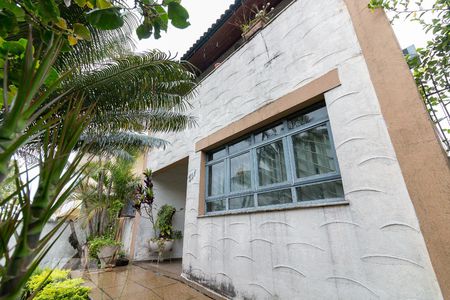 Casa à venda com 357m², 4 quartos e 4 vagasFachada da casa