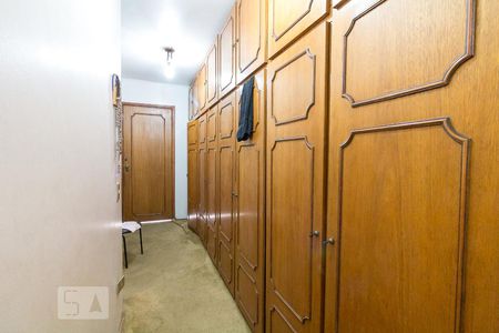 Casa à venda com 357m², 4 quartos e 4 vagasCloset quarto 4 suíte