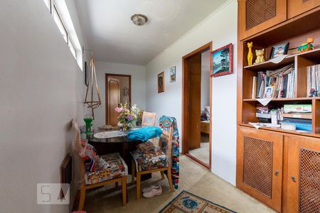 Casa à venda com 357m², 4 quartos e 4 vagasCorredor