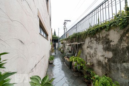 Casa à venda com 357m², 4 quartos e 4 vagasÁrea externa lateral