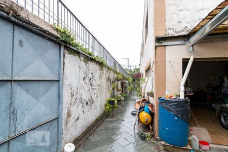 Casa à venda com 357m², 4 quartos e 4 vagasÁrea externa lateral