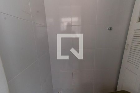 Apartamento à venda com 70m², 2 quartos e sem vaga Apartamento à venda com 70m², 2 quartos e sem vagaBanheiro de serviço