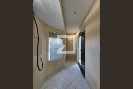 Casa de condomínio à venda com 180m², 2 quartos e 1 vagaEntrada