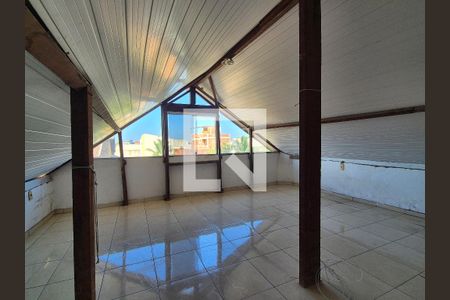 Casa de condomínio à venda com 180m², 2 quartos e 1 vagaSótão