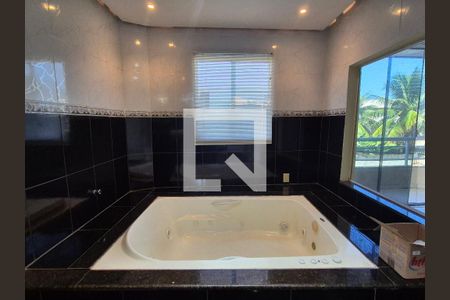 Casa de condomínio à venda com 180m², 2 quartos e 1 vagaBanheiro da Suíte 2