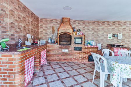 Casa de condomínio para alugar com 300m², 3 quartos e 4 vagas