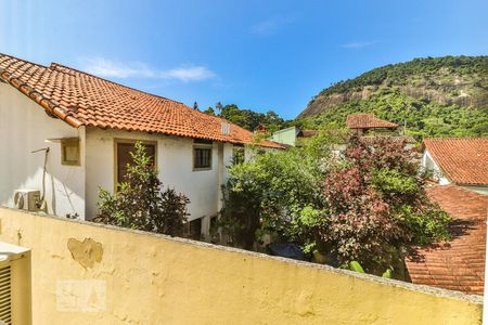 Casa de condomínio para alugar com 300m², 3 quartos e 4 vagas