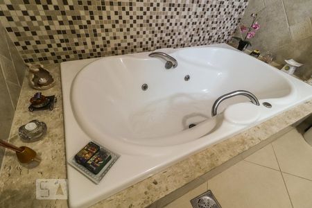 Casa de condomínio para alugar com 300m², 3 quartos e 4 vagas