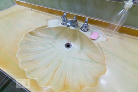 Apartamento à venda com 70m², 2 quartos e sem vaga Apartamento à venda com 70m², 2 quartos e sem vagaBanheiro