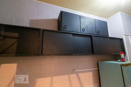 Apartamento à venda com 70m², 2 quartos e sem vaga Apartamento à venda com 70m², 2 quartos e sem vagaCozinha - Armários