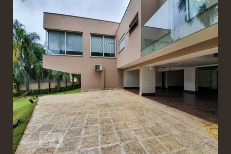 Casa à venda com 685m², 5 quartos e 8 vagas Casa à venda com 685m², 5 quartos e 8 vagasÁrea Jardim