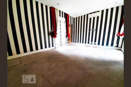 Casa à venda com 685m², 5 quartos e 8 vagas Casa à venda com 685m², 5 quartos e 8 vagasSuíte 4