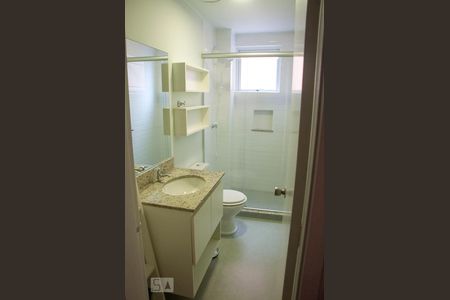 Banheiro de apartamento para alugar com 1 quarto, 40m² em Petrópolis, Porto Alegre