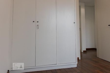 Apartamento à venda com 200m², 4 quartos e 3 vagas Apartamento à venda com 200m², 4 quartos e 3 vagasQuarto 1