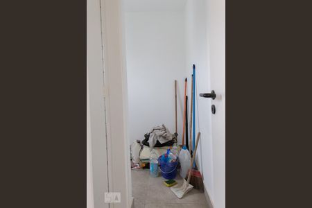 Apartamento à venda com 200m², 4 quartos e 3 vagas Apartamento à venda com 200m², 4 quartos e 3 vagasQuarto de Serviço