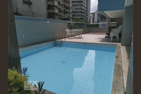 Apartamento à venda com 159m², 3 quartos e 2 vagas Apartamento à venda com 159m², 3 quartos e 2 vagasPiscina
