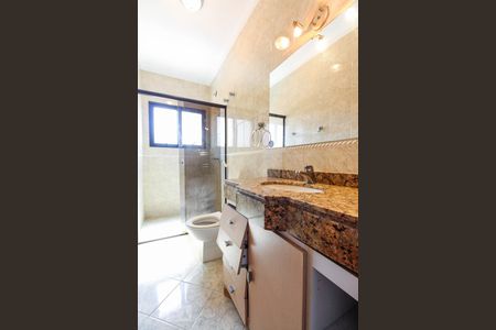 Banheiro  de casa para alugar com 3 quartos, 300m² em Vila Oratório, São Paulo