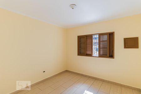 Quarto 1 de casa para alugar com 2 quartos, 67m² em Jardim Ponte Rasa, São Paulo