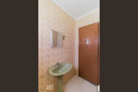 Banheiro de casa para alugar com 2 quartos, 67m² em Jardim Ponte Rasa, São Paulo