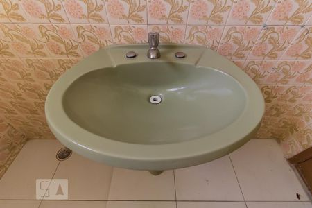 Detalhe banheiro de casa para alugar com 2 quartos, 67m² em Jardim Ponte Rasa, São Paulo