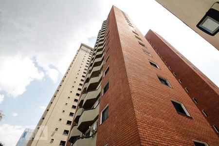 Apartamento para alugar com 93m², 3 quartos e 2 vagasFachada