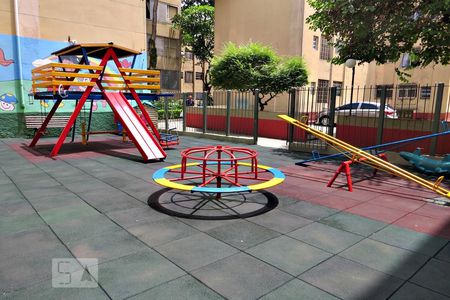 Apartamento à venda com 80m², 2 quartos e 1 vagaÁrea Comum - Playground