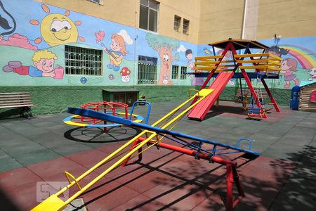 Apartamento à venda com 80m², 2 quartos e 1 vagaÁrea Comum - Playground