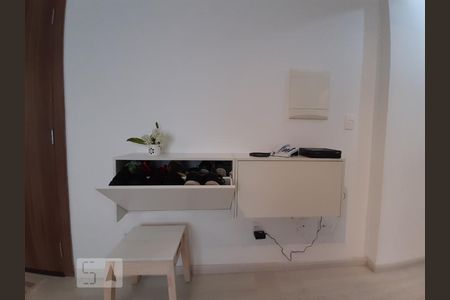 Sapateira na sala de apartamento para alugar com 1 quarto, 51m² em Centro Histórico, Porto Alegre