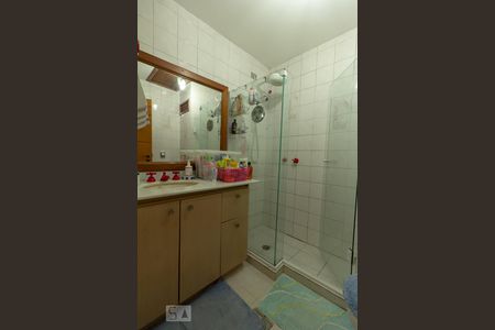 Casa à venda com 350m², 4 quartos e 3 vagasbanheiro social