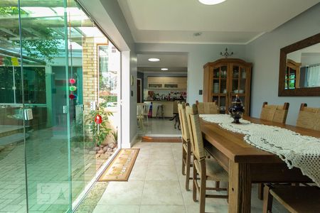 Casa à venda com 350m², 4 quartos e 3 vagassala de jantar