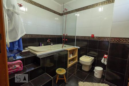 Casa à venda com 350m², 4 quartos e 3 vagasBanheiro do Quarto 2