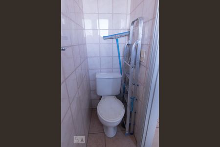 Apartamento para alugar com 80m², 2 quartos e 2 vagas Apartamento para alugar com 80m², 2 quartos e 2 vagasBanheiro de Serviço