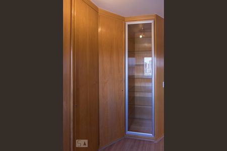 Apartamento para alugar com 80m², 2 quartos e 2 vagas Apartamento para alugar com 80m², 2 quartos e 2 vagasCloset