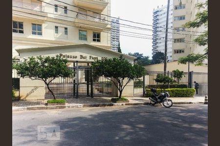 Apartamento para alugar com 410m², 4 quartos e 5 vagas Apartamento para alugar com 410m², 4 quartos e 5 vagasFachada