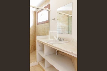 Casa de condomínio à venda com 579m², 5 quartos e 4 vagasBanheiro Quarto 5 suíte