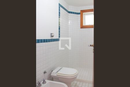 Casa de condomínio à venda com 579m², 5 quartos e 4 vagasBanheiro Quarto 4 suíte