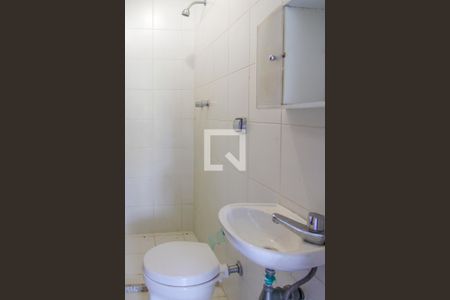 Casa de condomínio à venda com 579m², 5 quartos e 4 vagasBanheiro de serviço