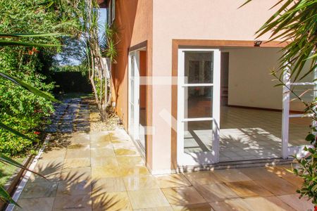 Casa de condomínio à venda com 579m², 5 quartos e 4 vagasQuintal