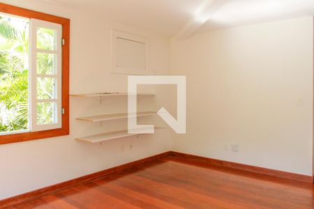 Casa de condomínio à venda com 579m², 5 quartos e 4 vagasQuarto 4 suíte