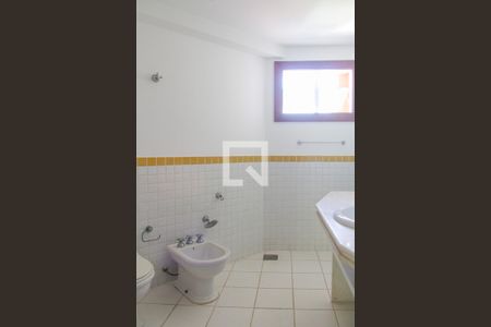 Casa de condomínio à venda com 579m², 5 quartos e 4 vagasBanheiro Quarto 3 suíte