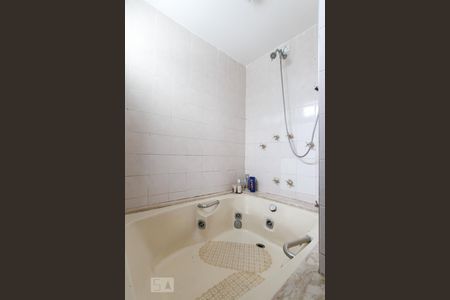 Apartamento à venda com 200m², 3 quartos e 2 vagasBanheiro da Suíte 2