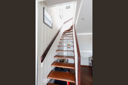 Apartamento à venda com 200m², 3 quartos e 2 vagasEscada