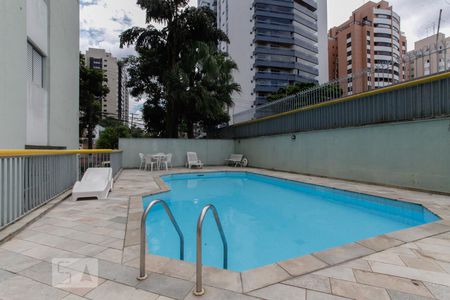 Apartamento à venda com 200m², 3 quartos e 2 vagasÁrea comum - Piscina