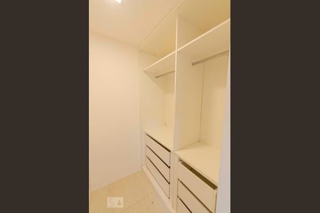 Closet da suíte de apartamento à venda com 2 quartos, 70m² em Rio Comprido, Rio de Janeiro