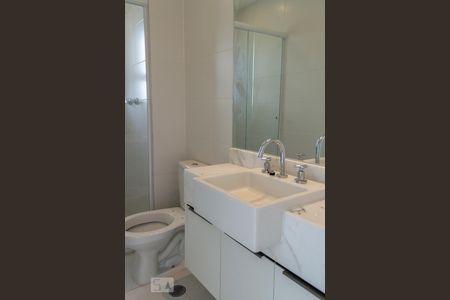 Apartamento à venda com 157m², 3 quartos e 4 vagasBanheiro da Suíte 2